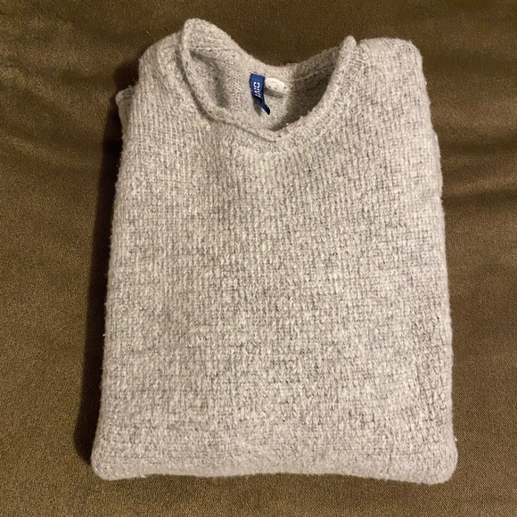 H&M Gray Sweater - Picture 2 of 5